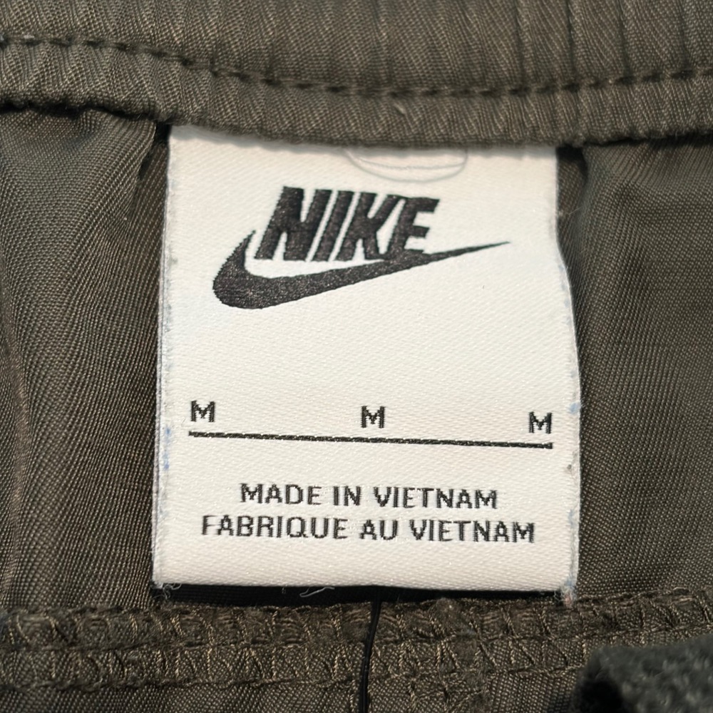 Nike Cargo Shorts Men Medium‎ Olive Green DD4728-355 Cotton Nylon Sportswear - Picture 2 of 11